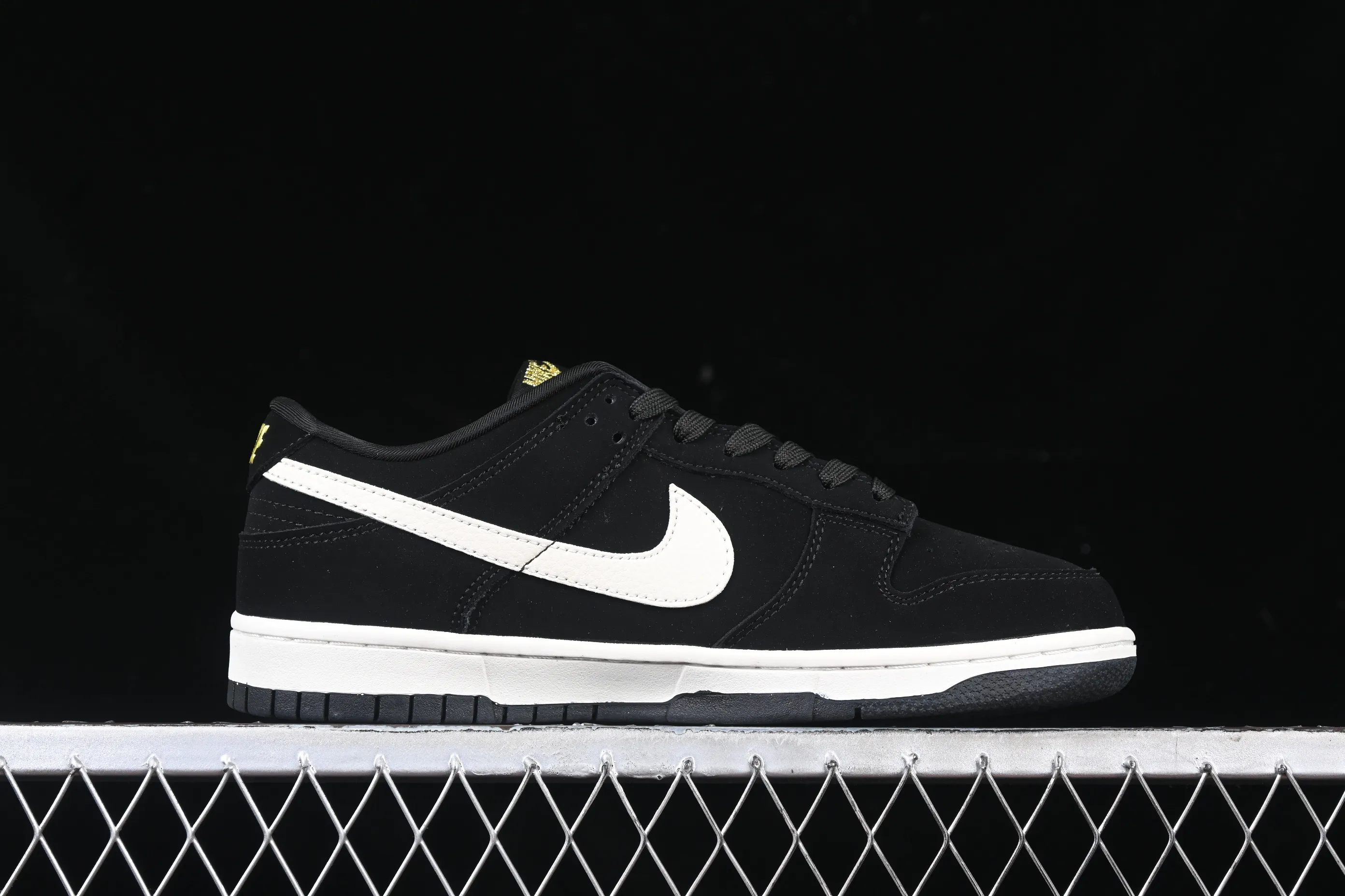 All categories Nk SB Dunk series Nk SB Dunk Low low-top sneakers Nk SB Dunk Low FOG joint-Zhubabai hook Anniversary high-end customization low-top casual sneakers KK1333-016